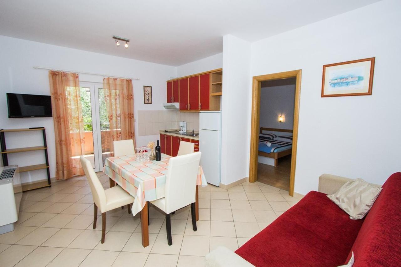 Apartments And Rooms Skalinada Murter Extérieur photo