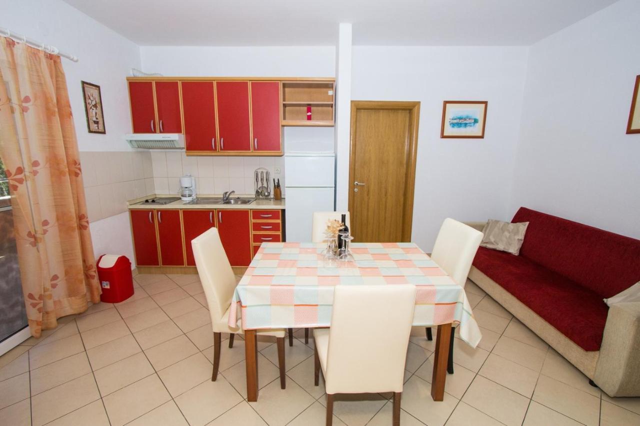 Apartments And Rooms Skalinada Murter Extérieur photo
